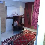 Πανσιόν Garni Mirabell 3*