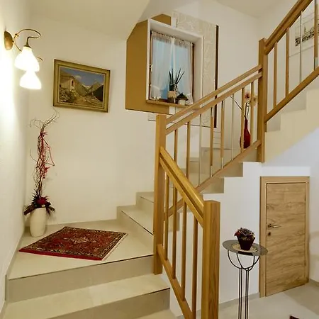 Guest house Apart Garni Mirabell 2*