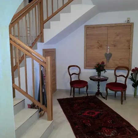 Apart Garni Mirabell 2*