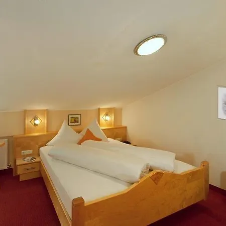 Pensionat Garni Mirabell 3*